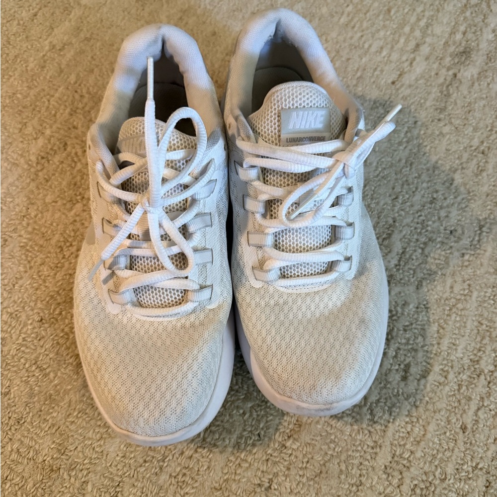 Nike Women’s white sneakers size 8